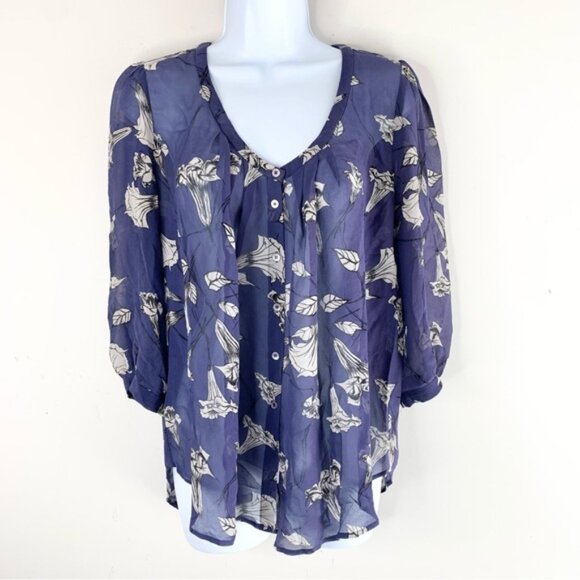 Aritzia Babaton Floral Blouse 3/4 length sleeve top buttons Purple Size Medium - Picture 2 of 16